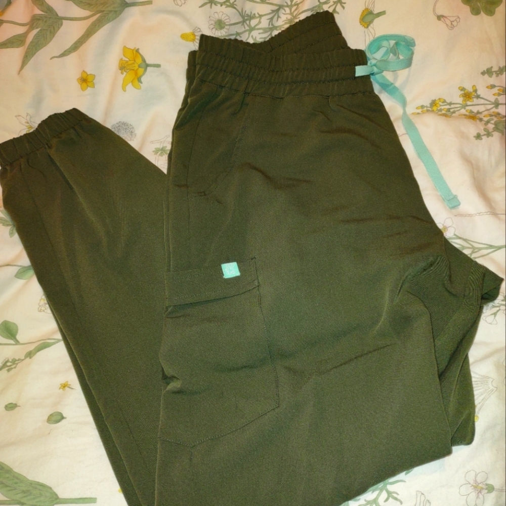NWOT Scrub pants